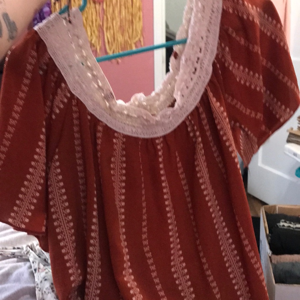 Off shoulder shirt